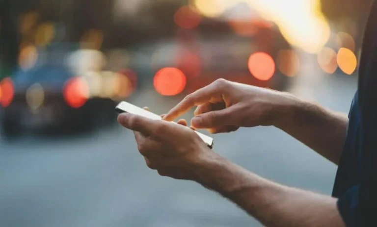 واتساب وماسنجر تتجهان نحو التوافق مع تطبيقات المراسلة الخارجية